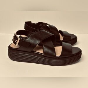 Cole Haan Grand 360 Black leather Crisscross Platform Sandals size 6